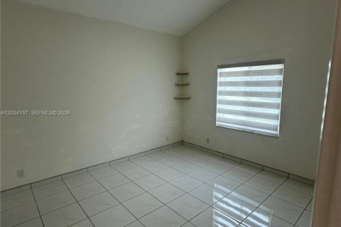 House in Pembroke Pines, Florida 3 bedrooms, 177.72 sq.m. № 2089391 - photo 27
