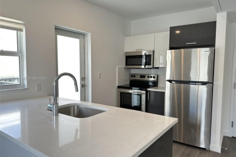 Снять в аренду квартиру в Майами-Бич, Флорида 1 спальня, 44.78м2, № 2025491 - фото 4