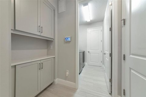 House in Sarasota, Florida 2 bedrooms, 214.23 sq.m. № 1871111 - photo 5