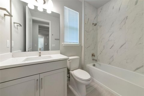 House in Sarasota, Florida 2 bedrooms, 214.23 sq.m. № 1871111 - photo 23