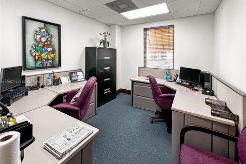 Immobilier commercial à vendre à Weston, Floride № 1979221 - photo 12