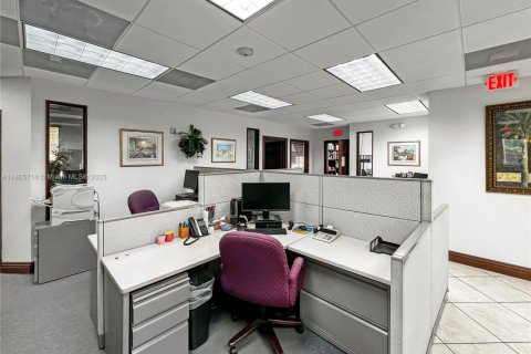 Immobilier commercial à vendre à Weston, Floride № 1979221 - photo 7