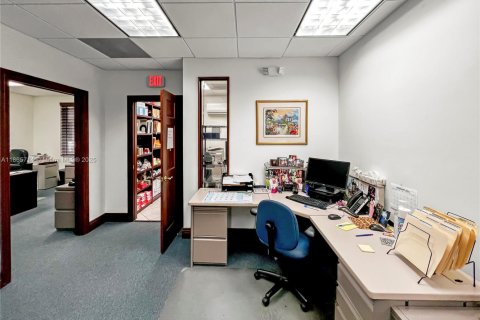 Immobilier commercial à vendre à Weston, Floride № 1979221 - photo 13