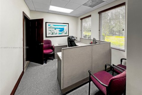 Immobilier commercial à vendre à Weston, Floride № 1979221 - photo 14