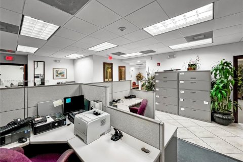 Immobilier commercial à vendre à Weston, Floride № 1979221 - photo 8