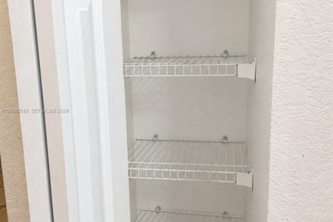 Condo in Homestead, Florida, 2 bedrooms  № 2393246 - photo 8