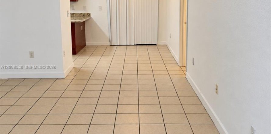Condo in Homestead, Florida, 2 bedrooms  № 2393246