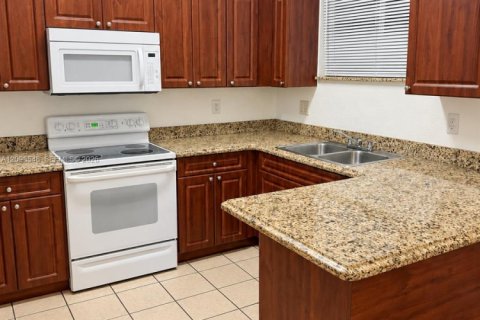 Condo in Homestead, Florida, 2 bedrooms  № 2393246 - photo 2