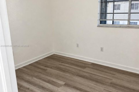 Condo in Homestead, Florida, 2 bedrooms  № 2393246 - photo 4