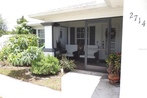 House in Lehigh Acres, Florida 4 bedrooms, 176.42 sq.m. № 1803362 - photo 5