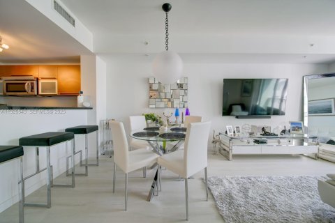 Купить кондоминиум в Майами, Флорида 2 спальни, 98.29м2, № 1986475 - фото 6