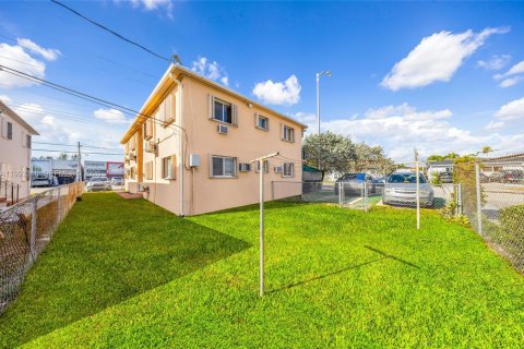 Immobilier commercial à vendre à Hialeah, Floride: 329.25 m2 № 2055436 - photo 12