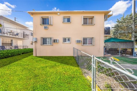 Immobilier commercial à vendre à Hialeah, Floride: 329.25 m2 № 2055436 - photo 13