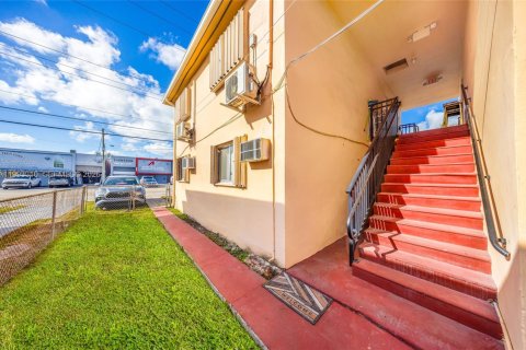 Immobilier commercial à vendre à Hialeah, Floride: 329.25 m2 № 2055436 - photo 11