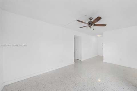 Immobilier commercial à vendre à Hialeah, Floride: 329.25 m2 № 2055436 - photo 21