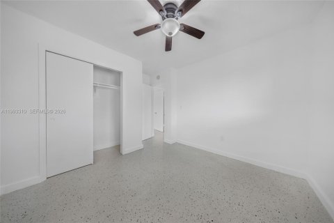 Immobilier commercial à vendre à Hialeah, Floride: 329.25 m2 № 2055436 - photo 29