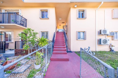 Immobilier commercial à vendre à Hialeah, Floride: 329.25 m2 № 2055436 - photo 5