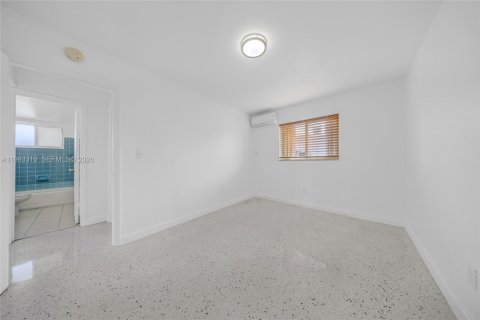 Immobilier commercial à vendre à Hialeah, Floride: 329.25 m2 № 2055436 - photo 26