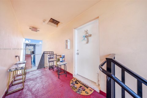 Immobilier commercial à vendre à Hialeah, Floride: 329.25 m2 № 2055436 - photo 15