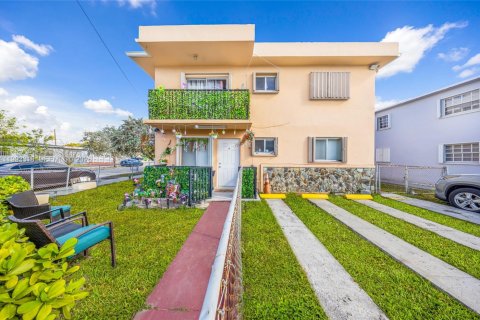 Immobilier commercial à vendre à Hialeah, Floride: 329.25 m2 № 2055436 - photo 2