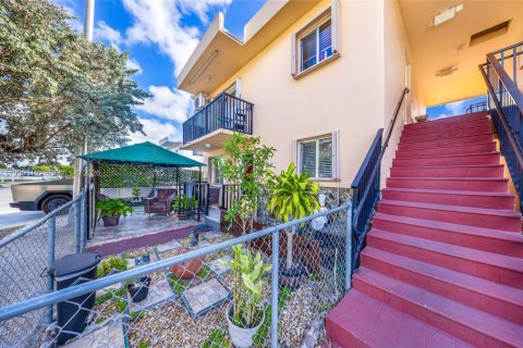 Immobilier commercial à vendre à Hialeah, Floride: 329.25 m2 № 2055436 - photo 6