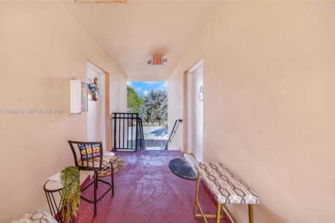 Immobilier commercial à vendre à Hialeah, Floride: 329.25 m2 № 2055436 - photo 14