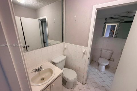 Copropriété à louer à Hialeah, Floride: 2 chambres, 72.28 m2 № 2303779 - photo 5