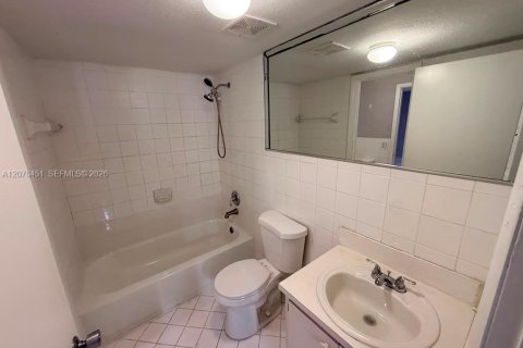 Copropriété à louer à Hialeah, Floride: 2 chambres, 72.28 m2 № 2303779 - photo 3