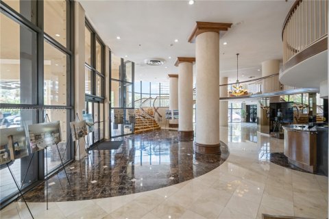 Condo in Bal Harbour, Florida, 1 bedroom  № 1693607 - photo 3