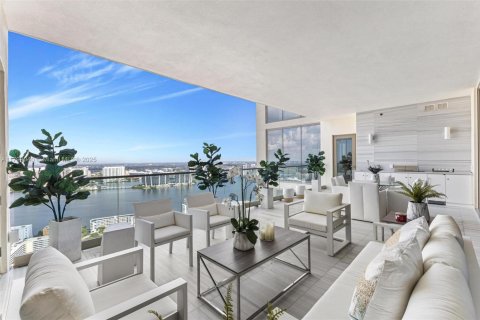 Condo in Sunny Isles Beach, Florida, 3 bedrooms  № 2021291 - photo 3