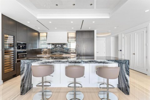 Condo in Sunny Isles Beach, Florida, 3 bedrooms  № 2021291 - photo 5