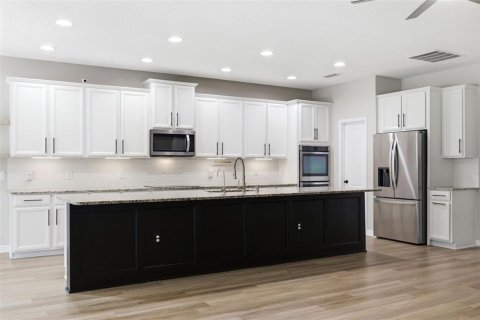 Casa en venta en Wesley Chapel, Florida, 5 dormitorios, 331.75 m2 № 2305077 - foto 19