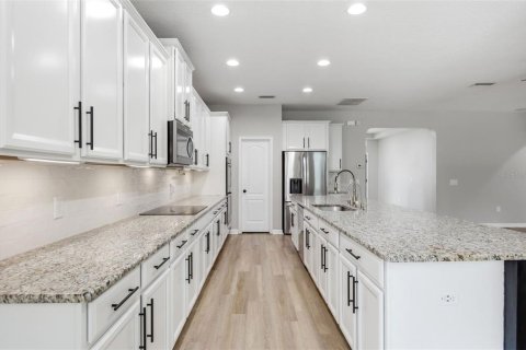 Casa en venta en Wesley Chapel, Florida, 5 dormitorios, 331.75 m2 № 2305077 - foto 21