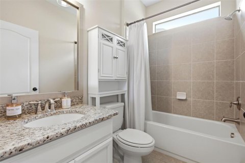 Casa en venta en Wesley Chapel, Florida, 5 dormitorios, 331.75 m2 № 2305077 - foto 2