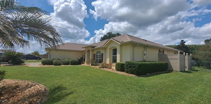 Villa ou maison à Ocala, Floride 3 chambres, 201.88 m2 № 1902154