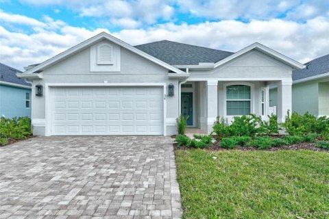 House in Palm Coast, Florida 2 bedrooms, 138.52 sq.m. № 1555600 - photo 1