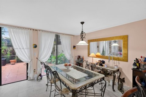 Condominio en venta en Doral, Florida, 2 dormitorios, 132.2 m2 № 2039129 - foto 10