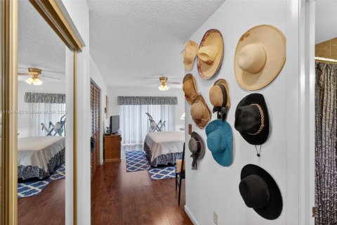 Condominio en venta en Doral, Florida, 2 dormitorios, 132.2 m2 № 2039129 - foto 25