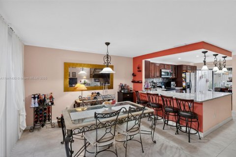 Condominio en venta en Doral, Florida, 2 dormitorios, 132.2 m2 № 2039129 - foto 19