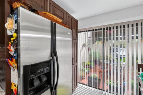 Condominio en venta en Doral, Florida, 2 dormitorios, 132.2 m2 № 2039129 - foto 8