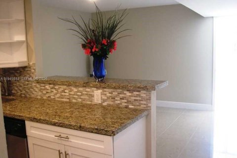 Condominio en venta en Miami, Florida, 2 dormitorios, 64.94 m2 № 2001992 - foto 10