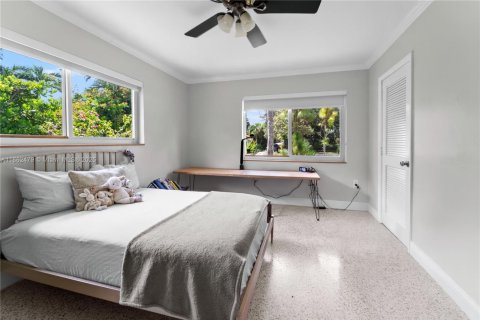 House in South Miami, Florida 3 bedrooms, 138.24 sq.m. № 1890281 - photo 17