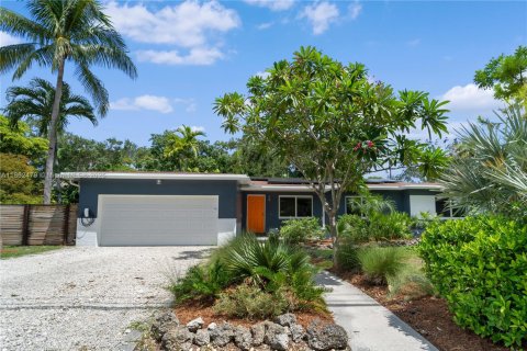 House in South Miami, Florida 3 bedrooms, 138.24 sq.m. № 1890281 - photo 2
