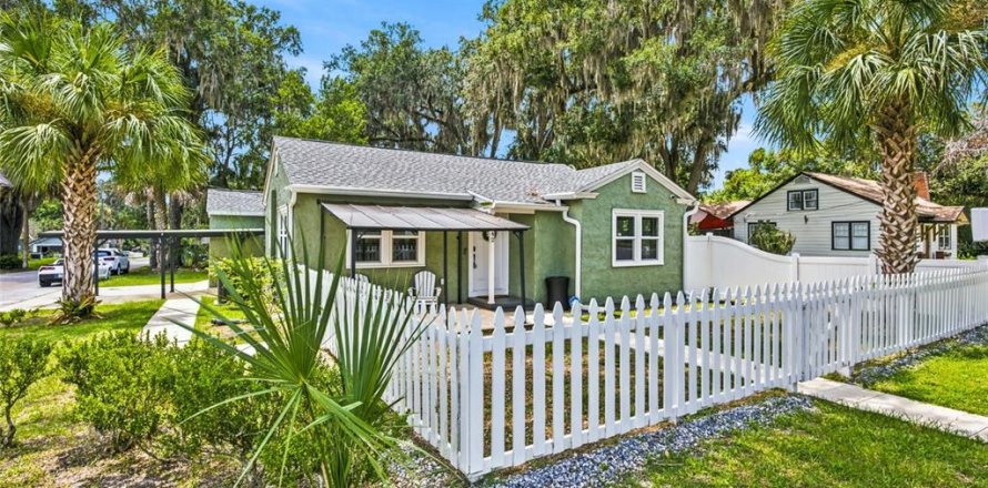 House in Ocala, Florida 2 bedrooms, 84.73 sq.m. № 2259205