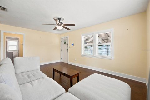 House in Ocala, Florida 2 bedrooms, 84.73 sq.m. № 2259205 - photo 4