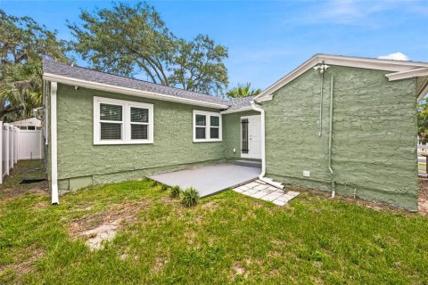 House in Ocala, Florida 2 bedrooms, 84.73 sq.m. № 2259205 - photo 17