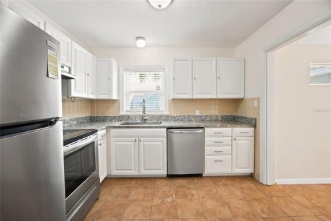 House in Ocala, Florida 2 bedrooms, 84.73 sq.m. № 2259205 - photo 7