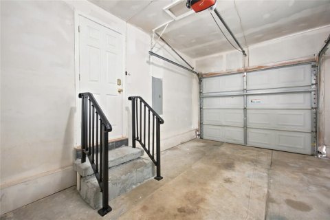 House in Ocala, Florida 2 bedrooms, 84.73 sq.m. № 2259205 - photo 15
