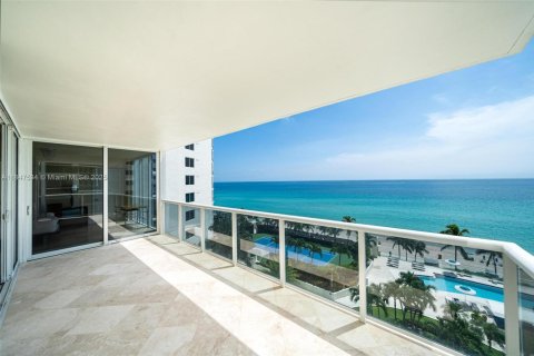 Copropriété à louer à Sunny Isles Beach, Floride: 3 chambres, 226.68 m2 № 1926695 - photo 2