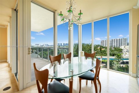 Copropriété à louer à Sunny Isles Beach, Floride: 3 chambres, 226.68 m2 № 1926695 - photo 15